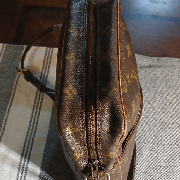 Louis Vuitton Brown Monogram Men's Bag - Picture 10 of 16